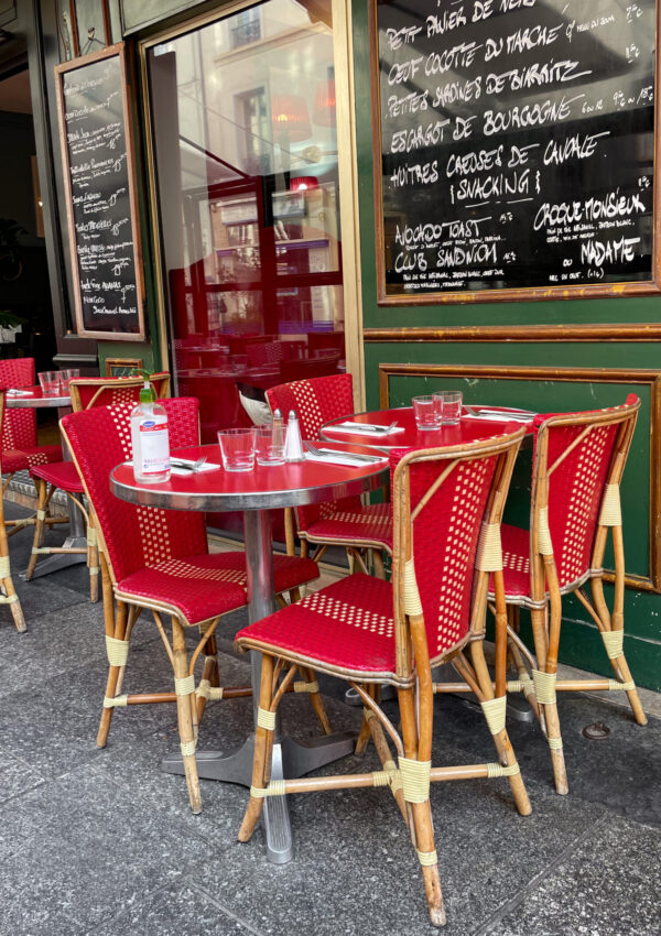 Curated Weekly – The Paris Edition